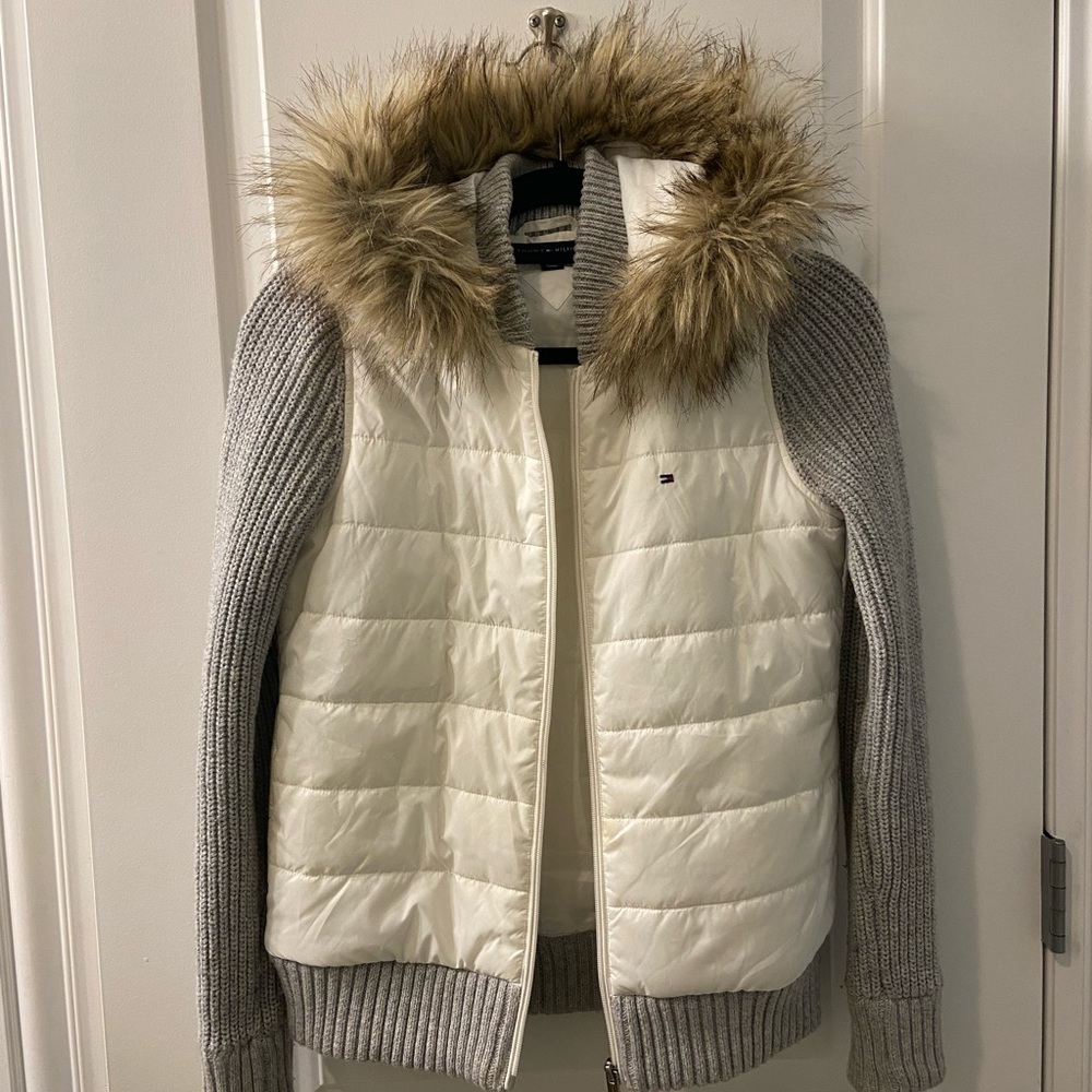 Tommy Hilfiger Puffer jacket w Knit sleeves & Faux fur